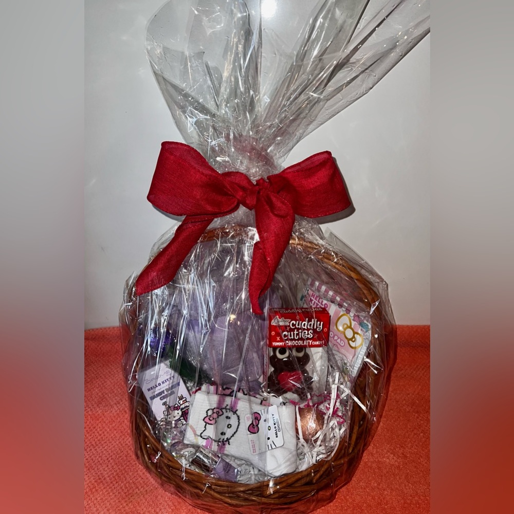 Hello Kitty Basket